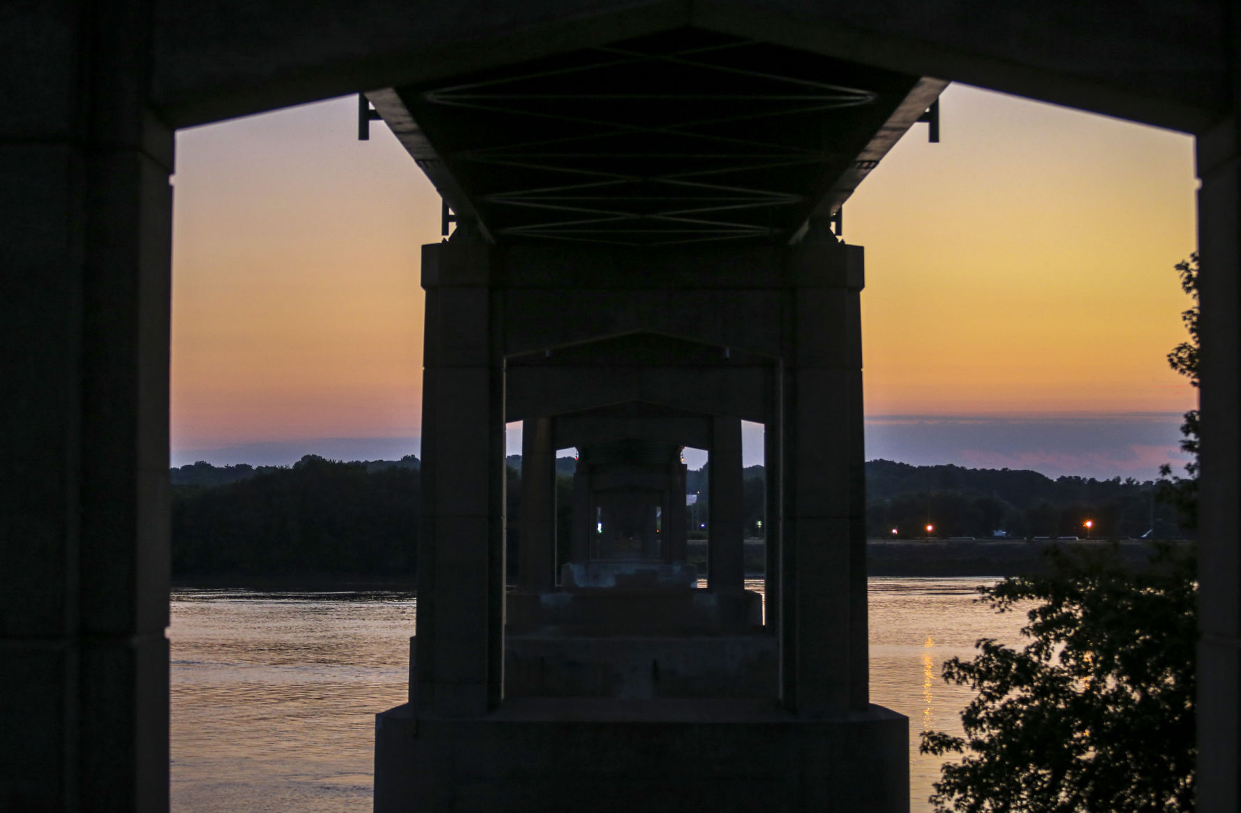 THE GREAT RIVER-0653